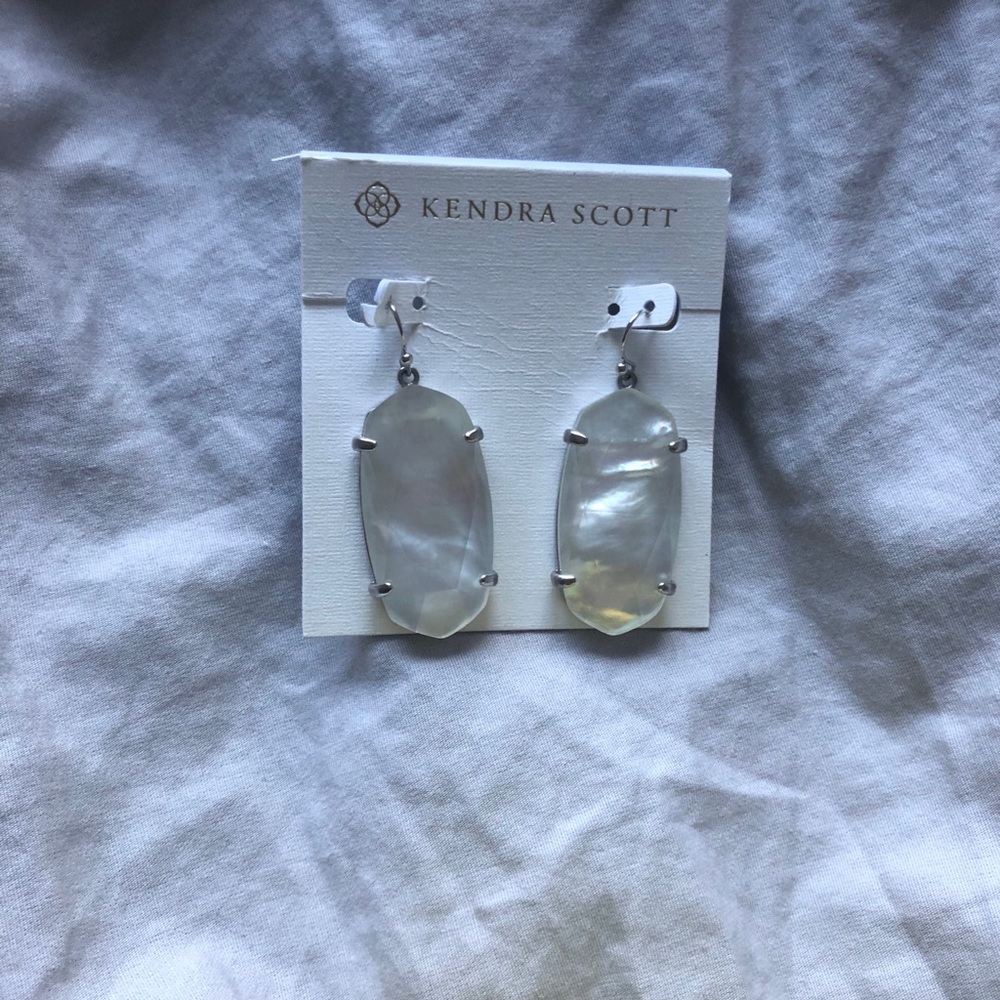 Kendra Scott drop earrings